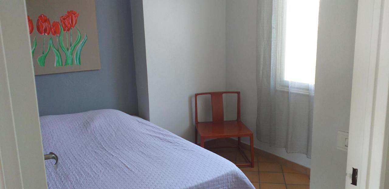 Appartement Sur le quai de port fréjus Extérieur photo